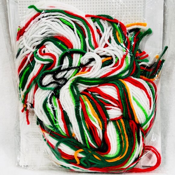 Vintage Plastic Canvas Poinsettia Pop-Up Tissue Box Cover Kit - New/Sealed -1991 - Picture 6 of 6